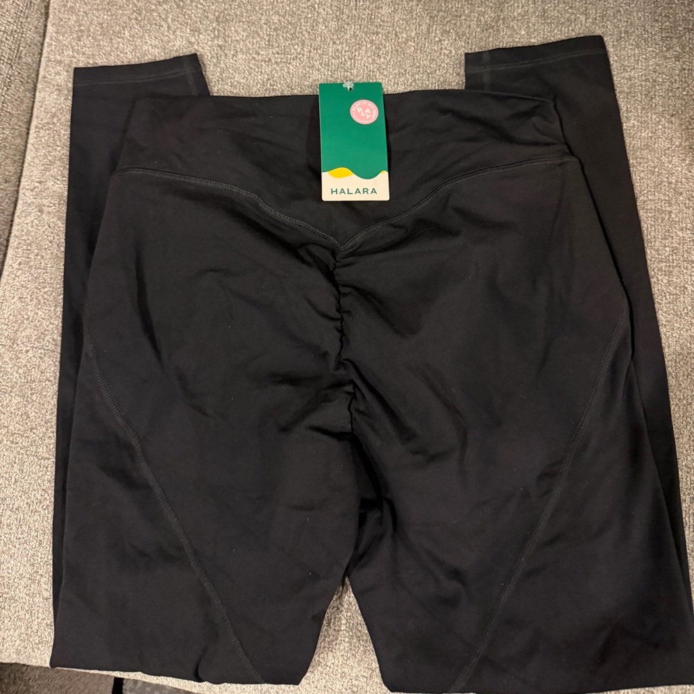 HALARA Black Scrunch-Back Leggings